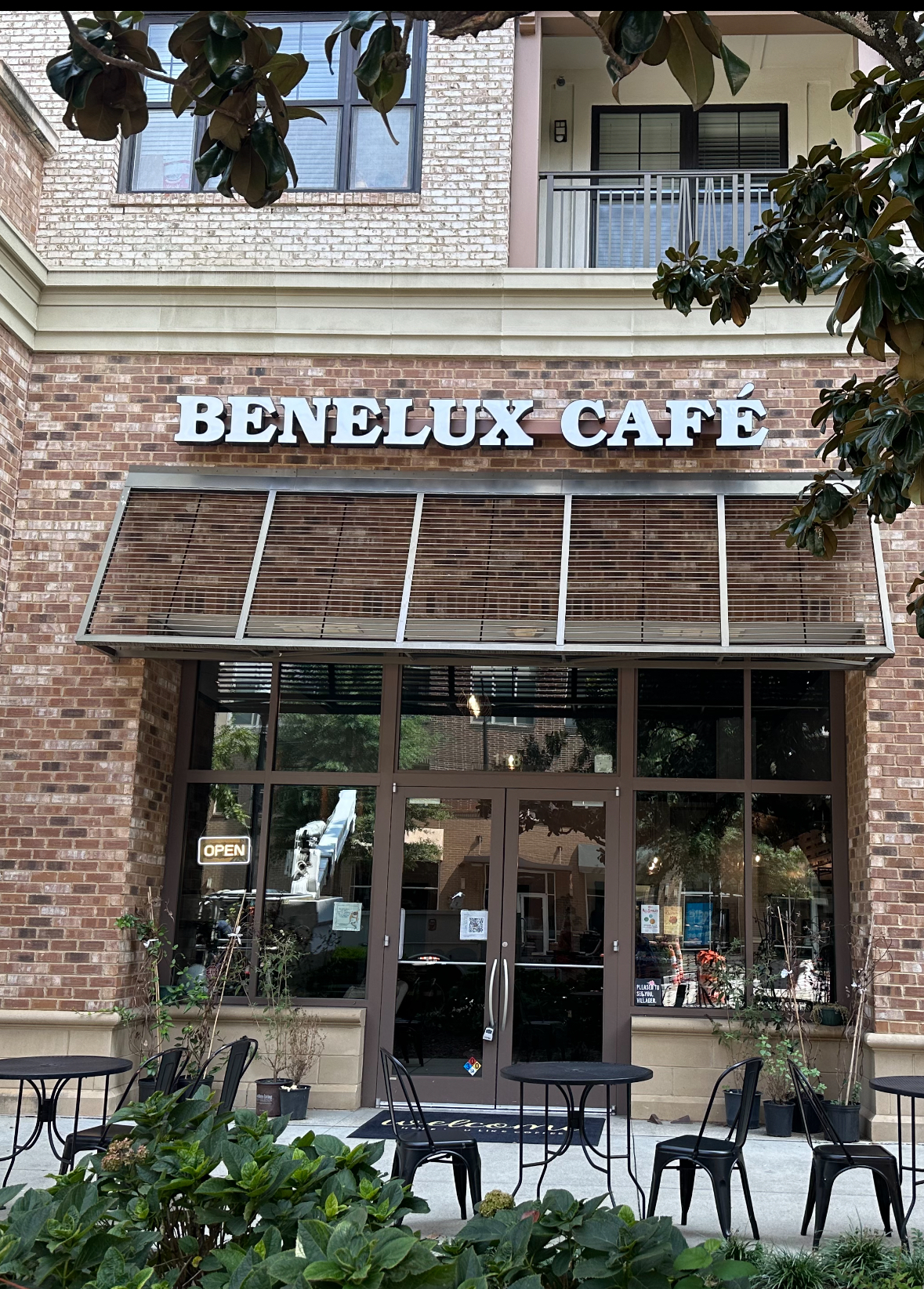 Benelux Café interior