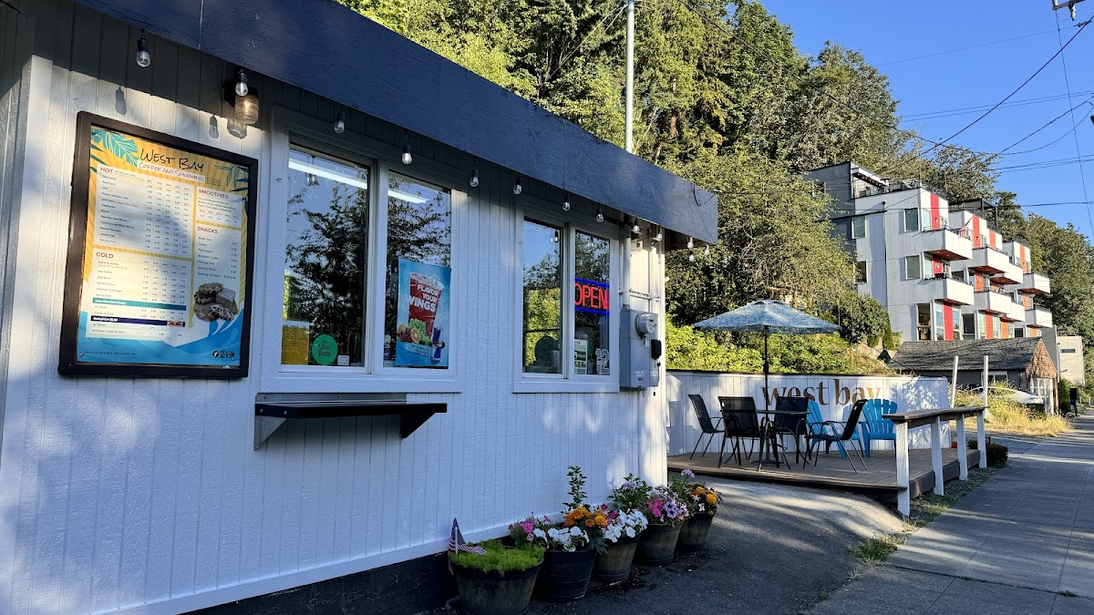 West Bay Coffee and Smoothies interior