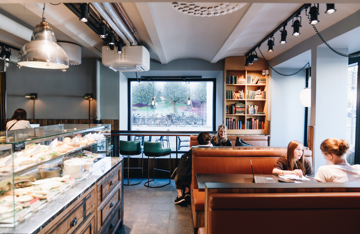 Caffé Nero interior