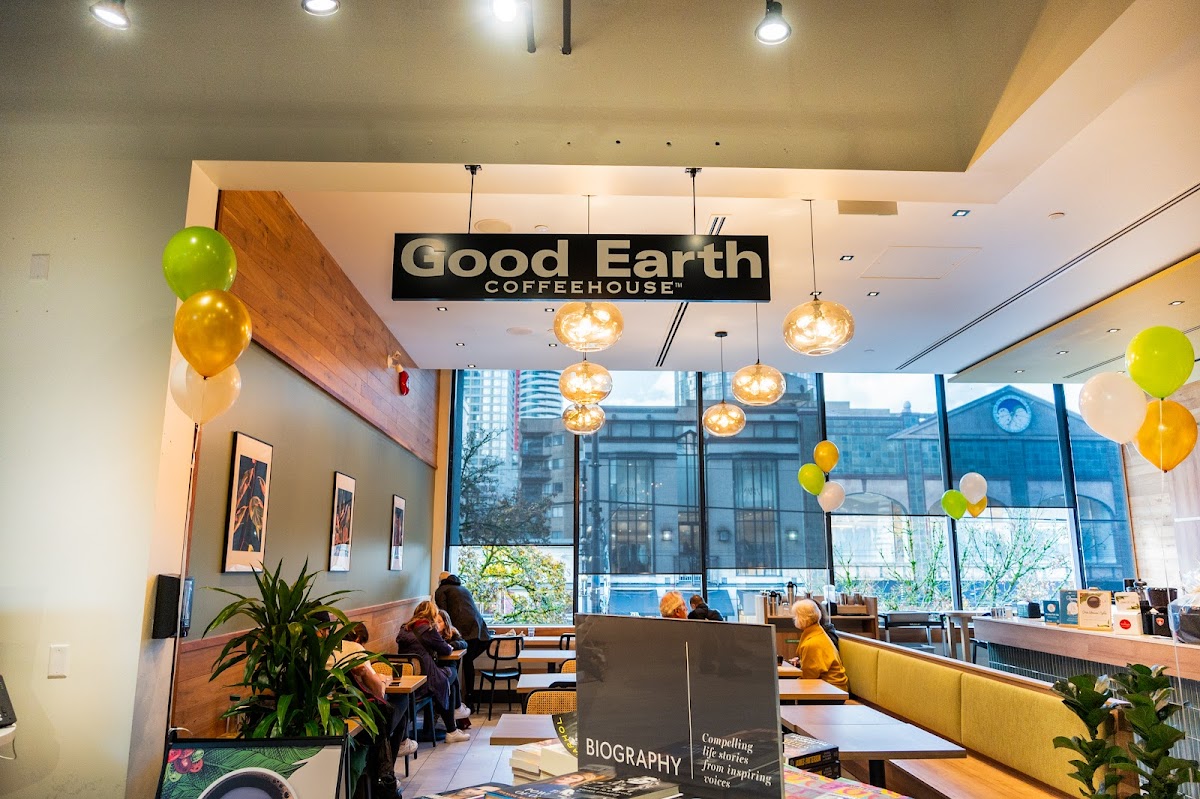 Good Earth Coffeehouse - Robson interior