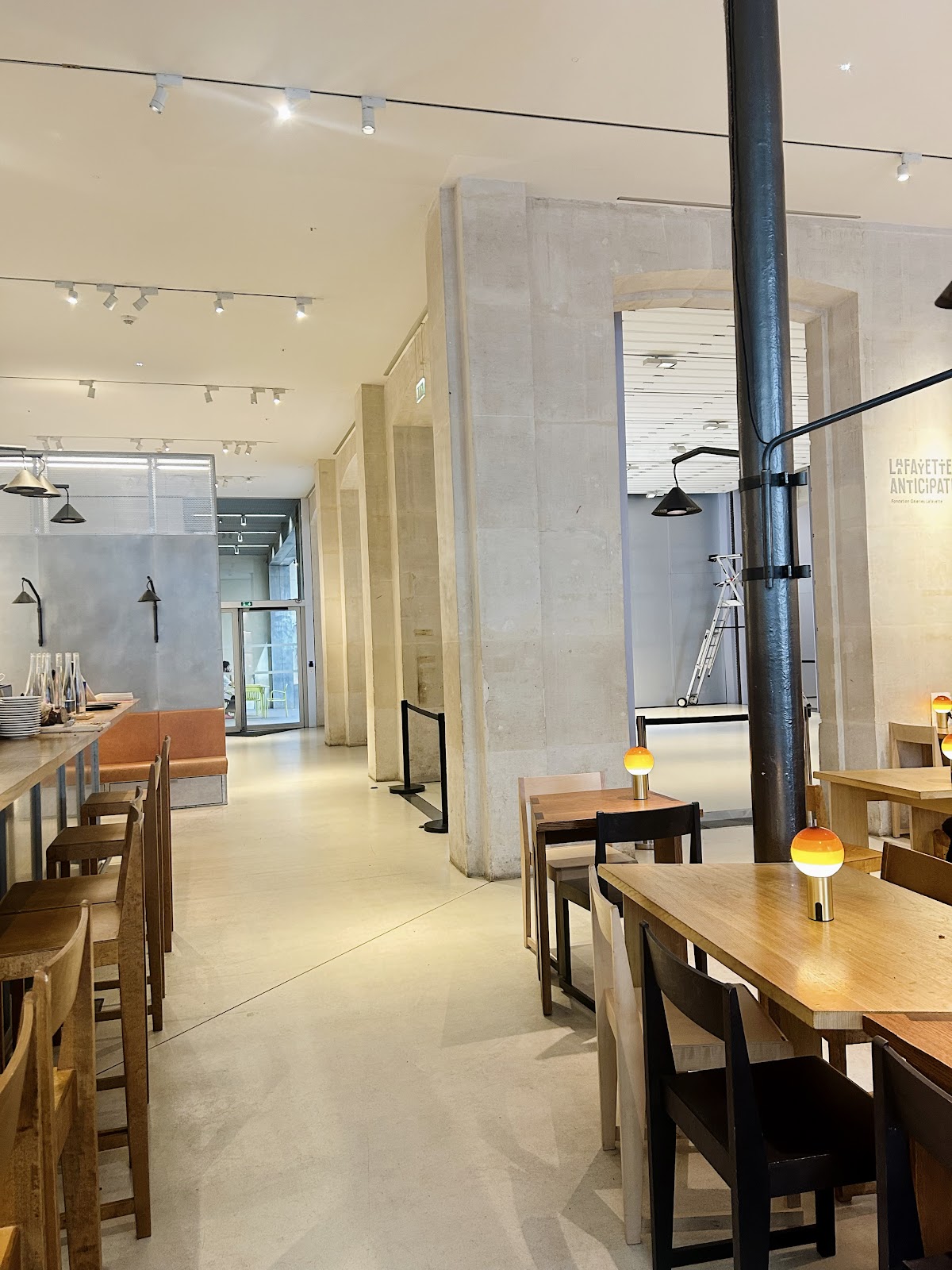 Café-restaurant pluto interior