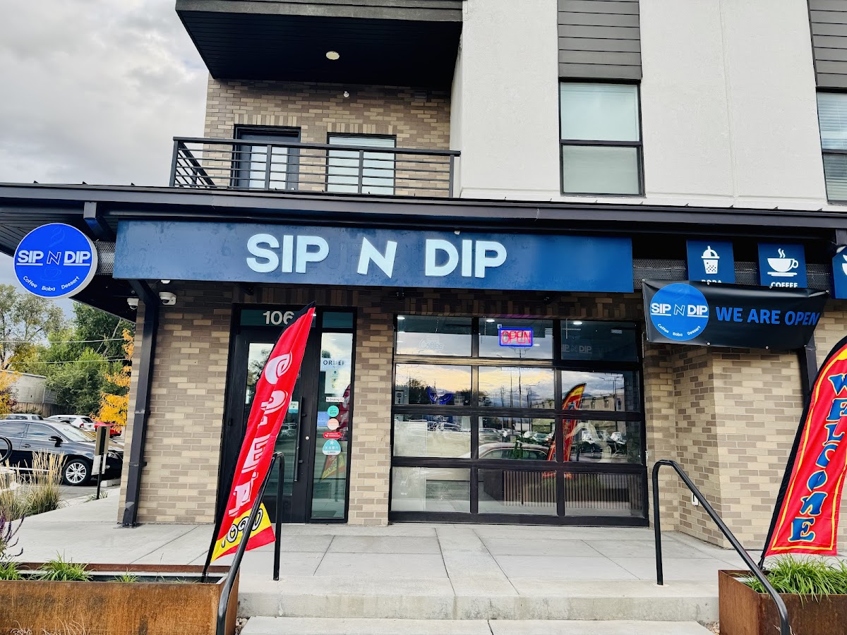Sip N Dip interior