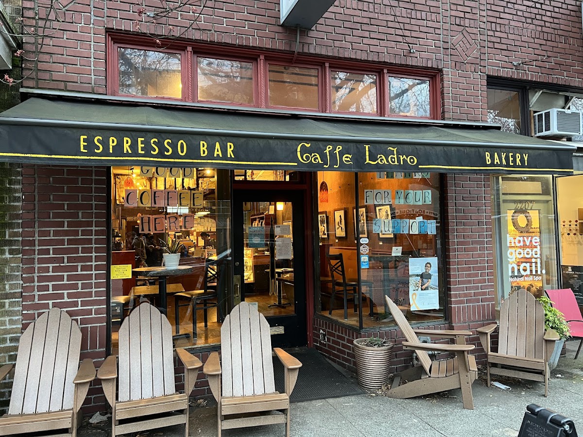 Caffe Ladro interior
