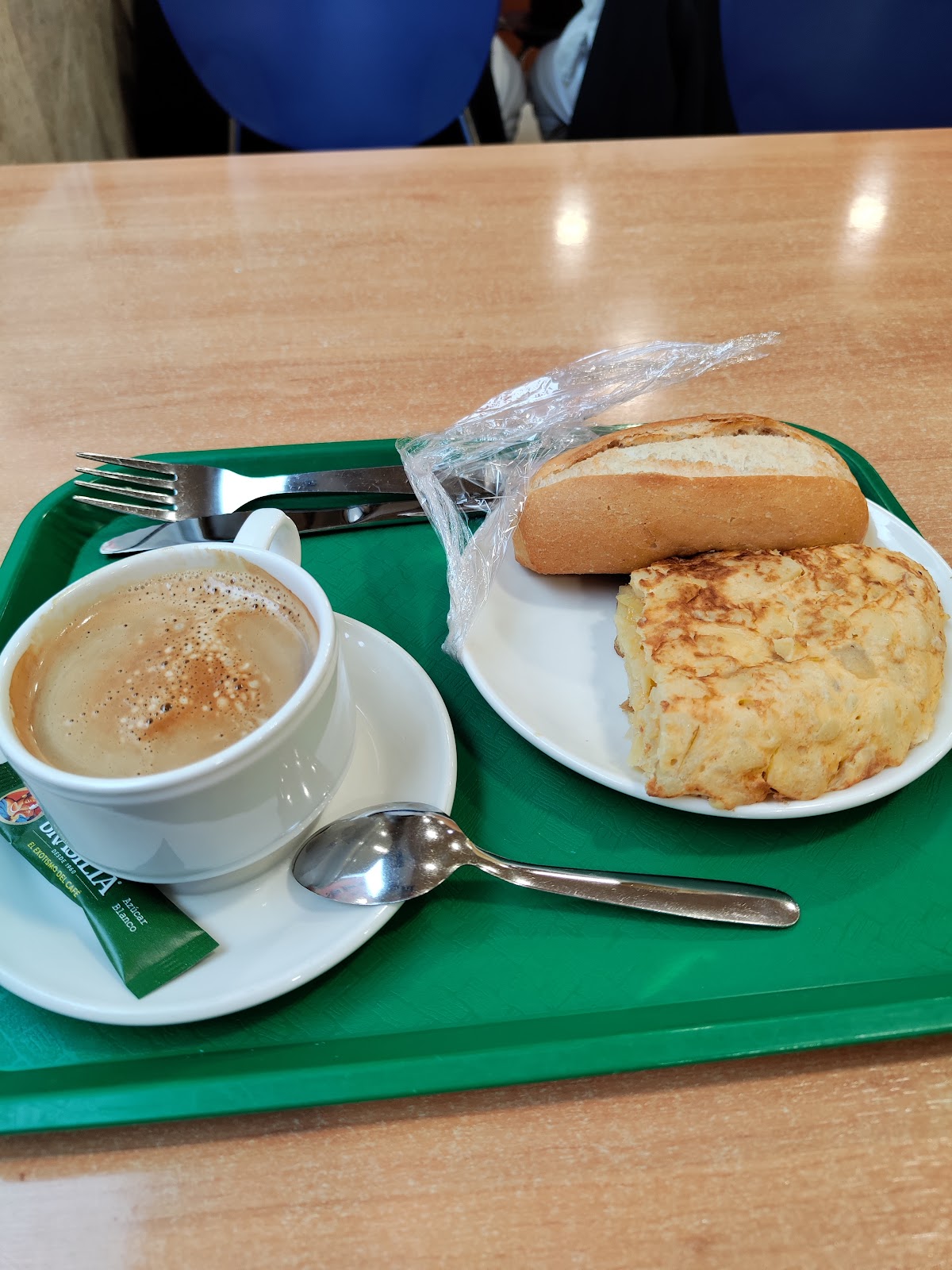 Cafetería Hospital de la Cruz Roja interior