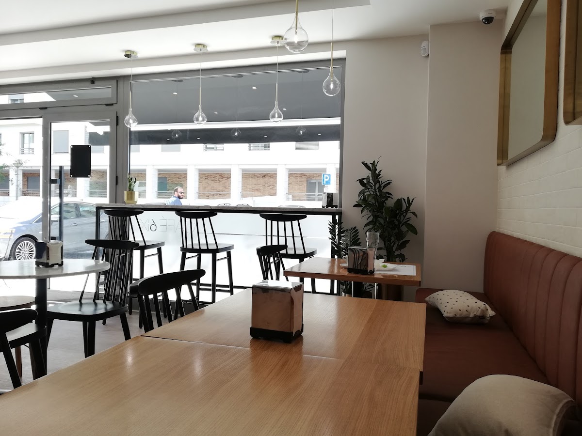 Café 6IX interior