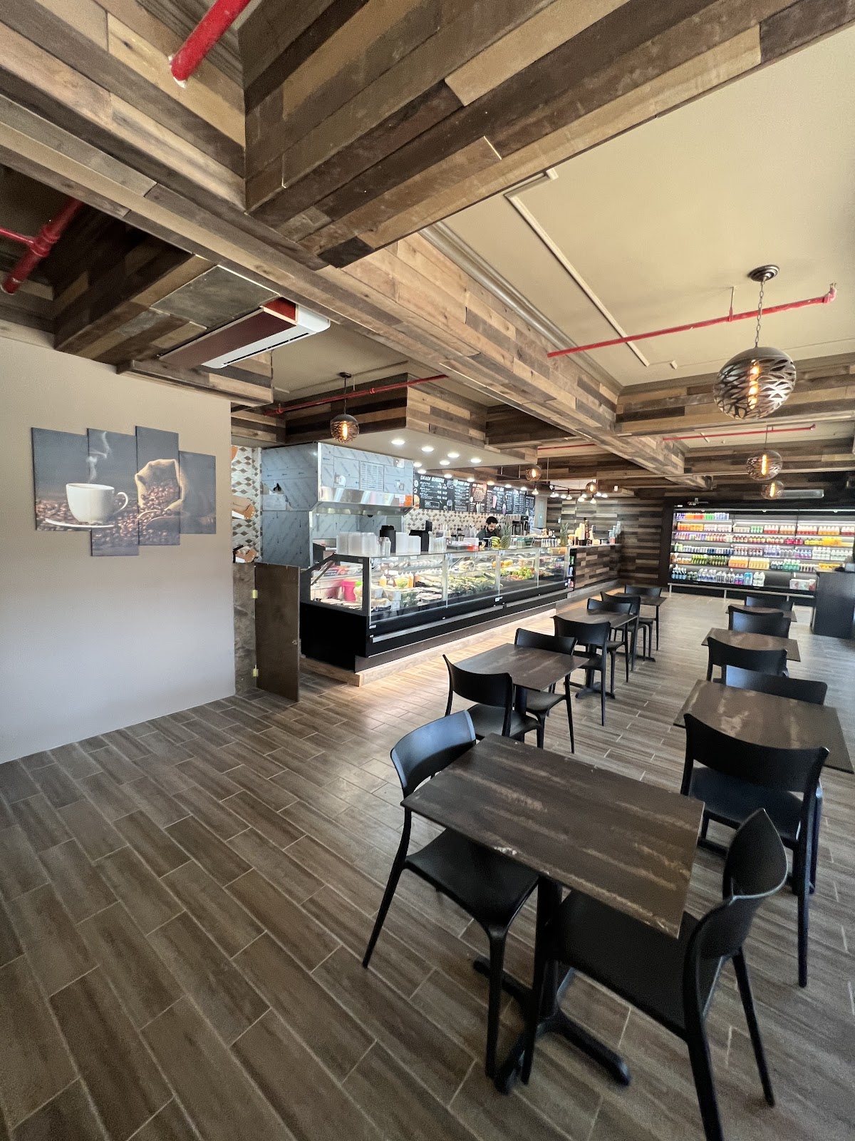 Kaiff Juice and Coffee interior