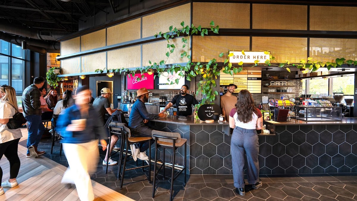 Bada Bean Bada Booze interior