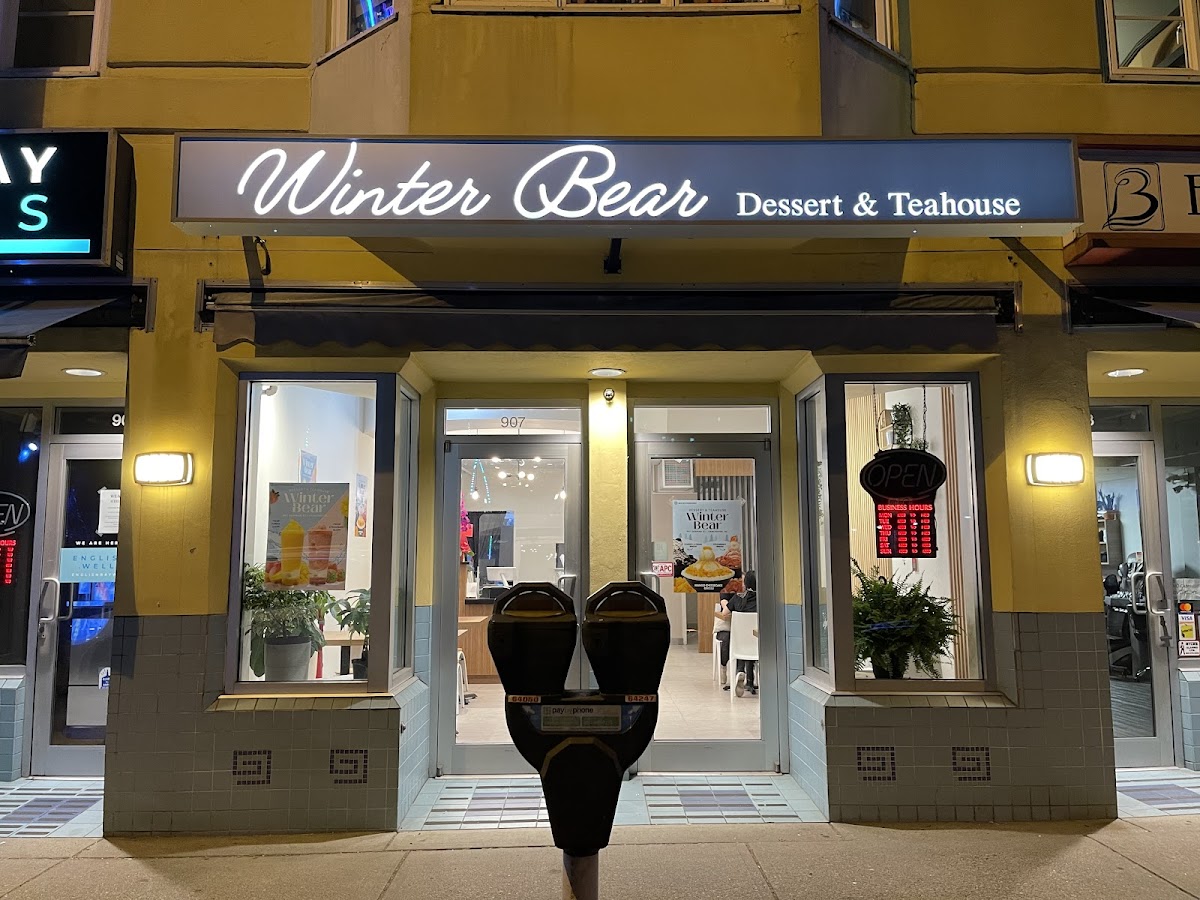 Winter Bear Dessert and Tea House interior