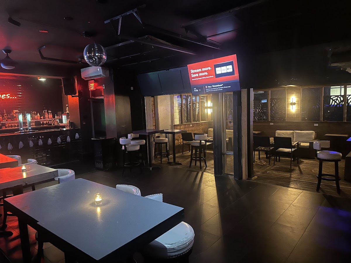 521 Cafe and Bar interior