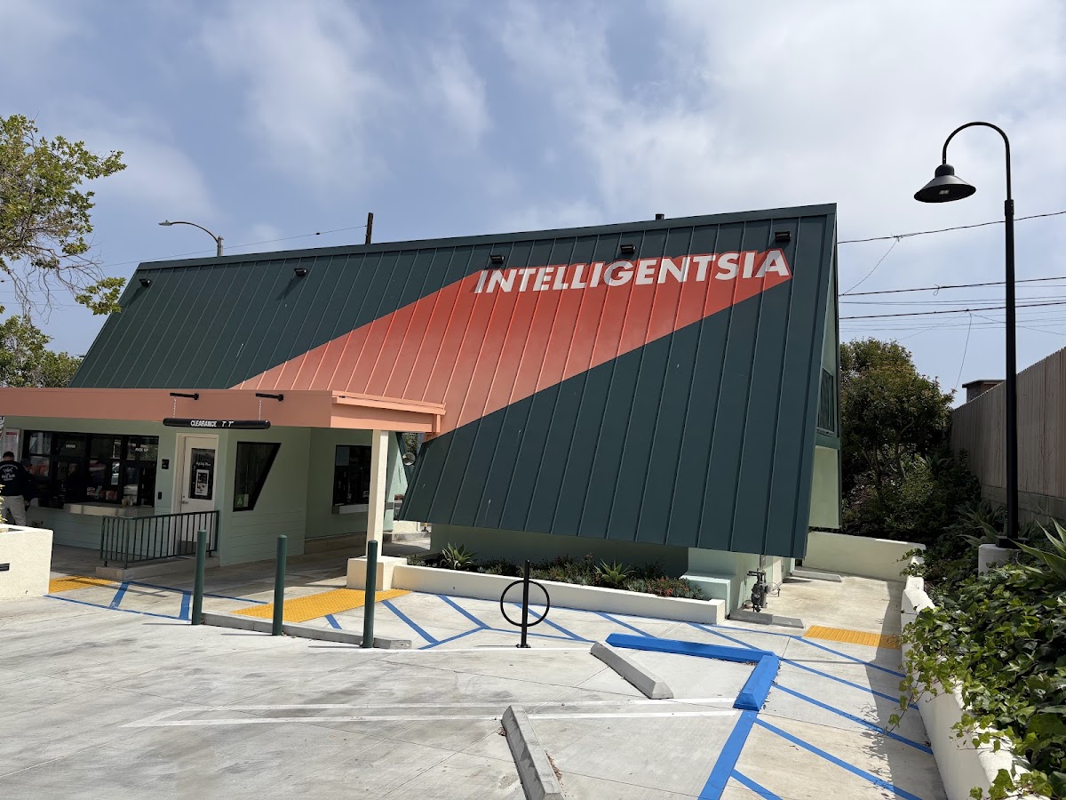 Intelligentsia Coffee Santa Monica Coffeebar interior
