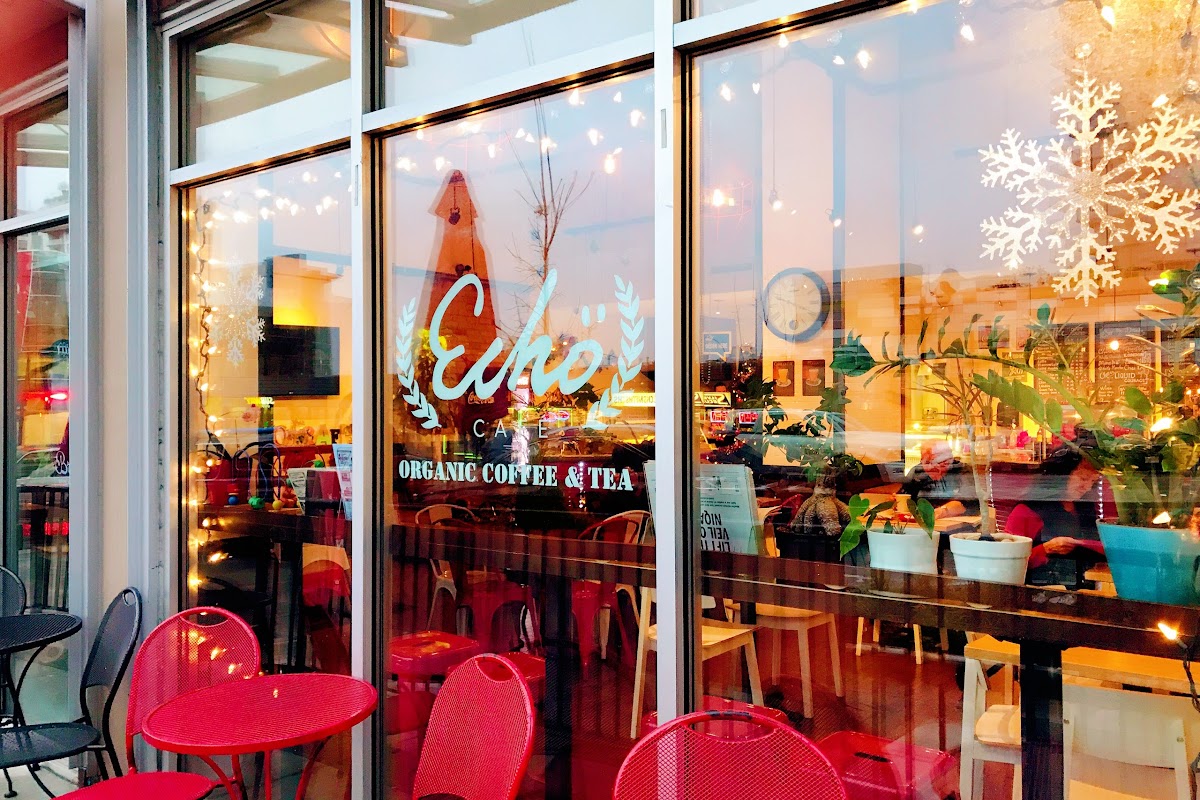 Echo Cafe & Brunch interior