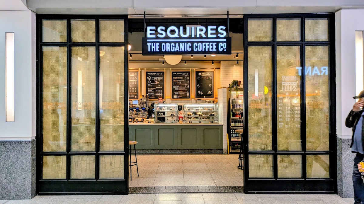 Esquires - The Organic Coffee Company interior