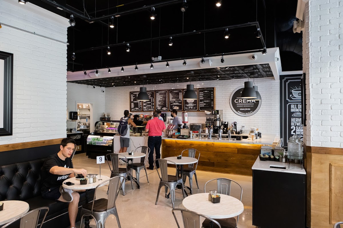 Crema Gourmet interior