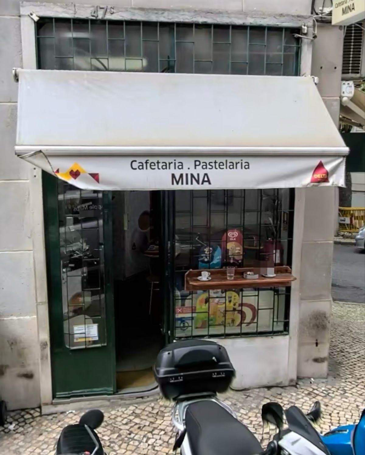 Café Pastelaria Mina interior