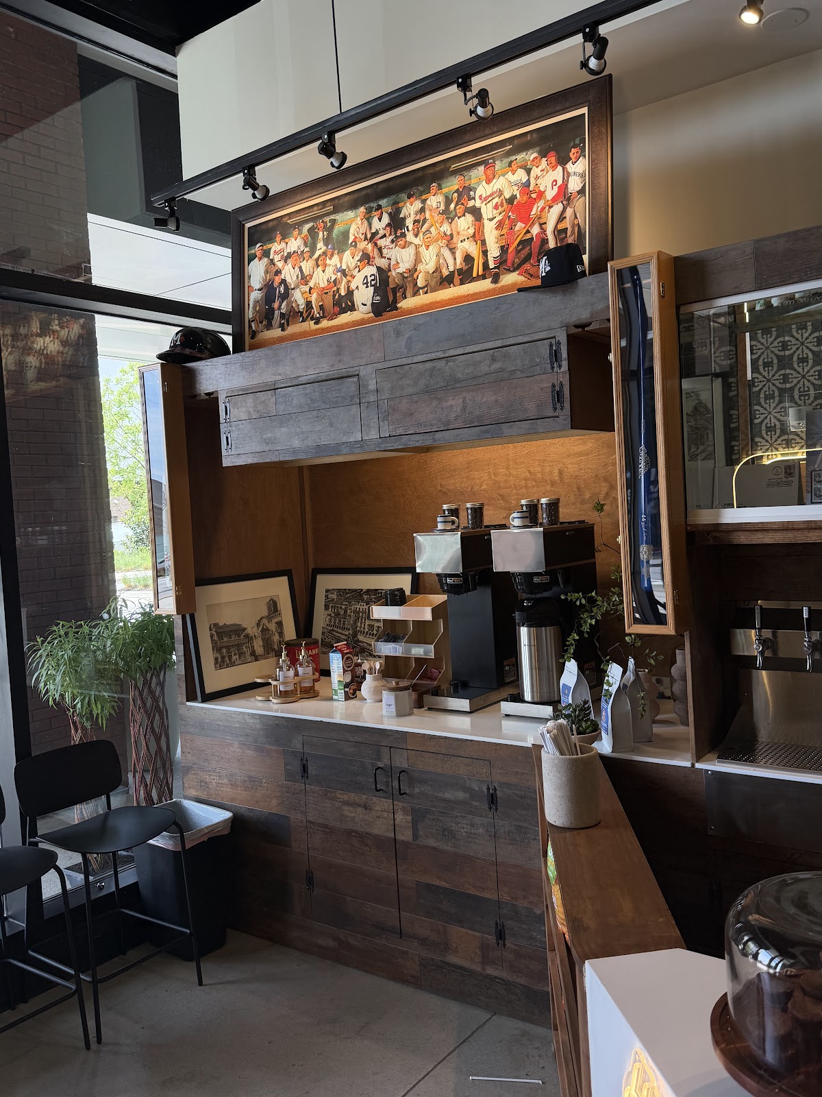 Hermanas Café at the battery interior