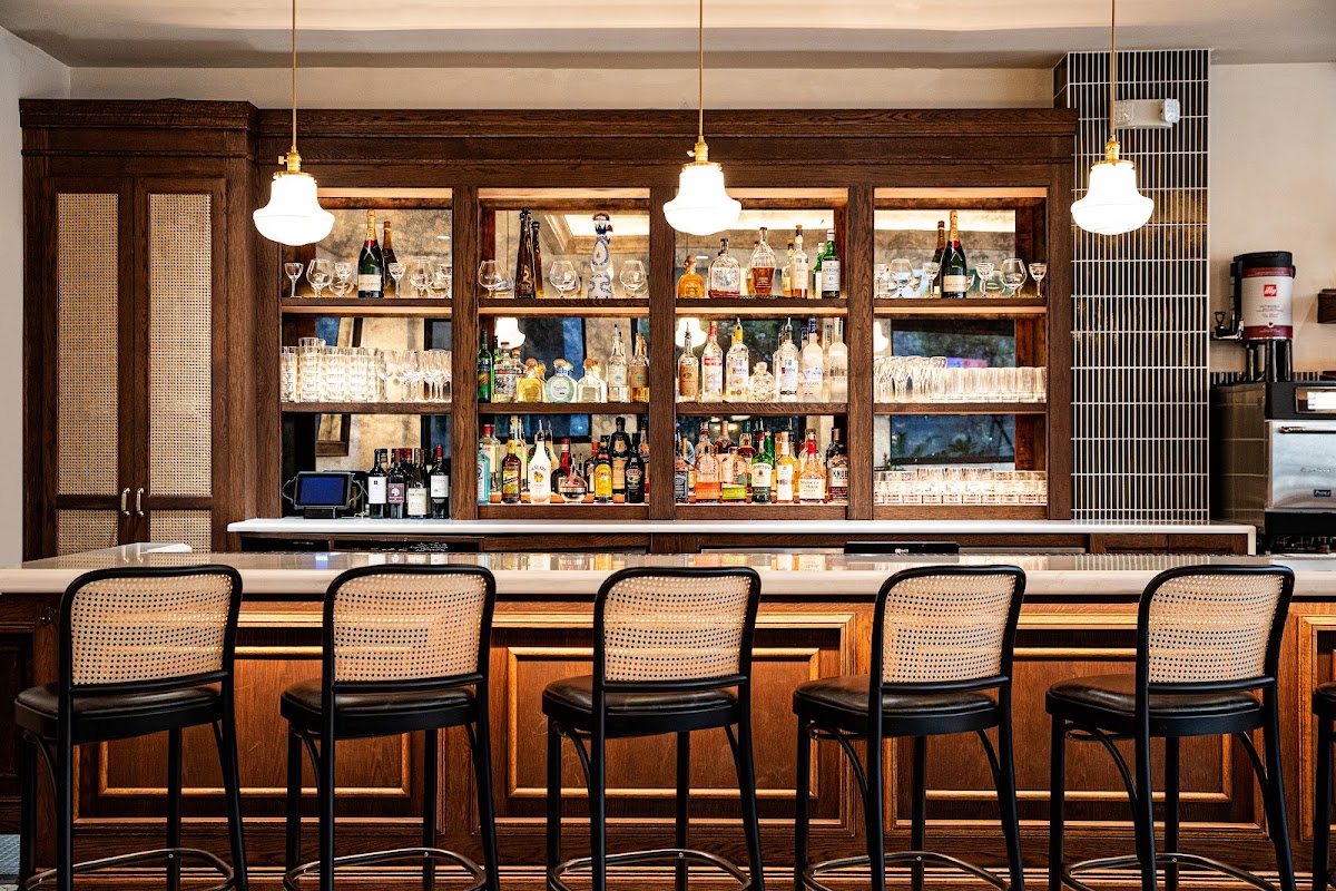 Benne's by Peninsula Grill interior