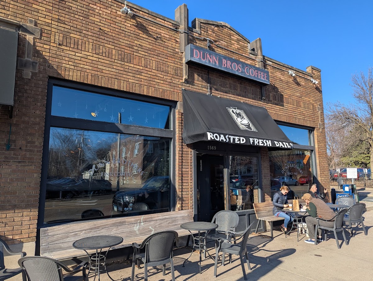 Dunn Brothers Coffee interior