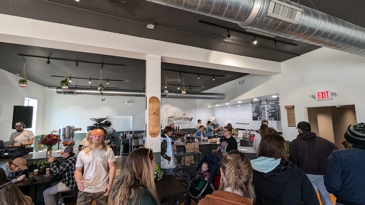 Jennings Java Artisan Coffee Roasters interior