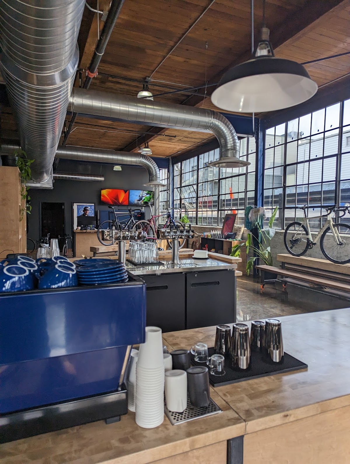 Chain and Spoke interior