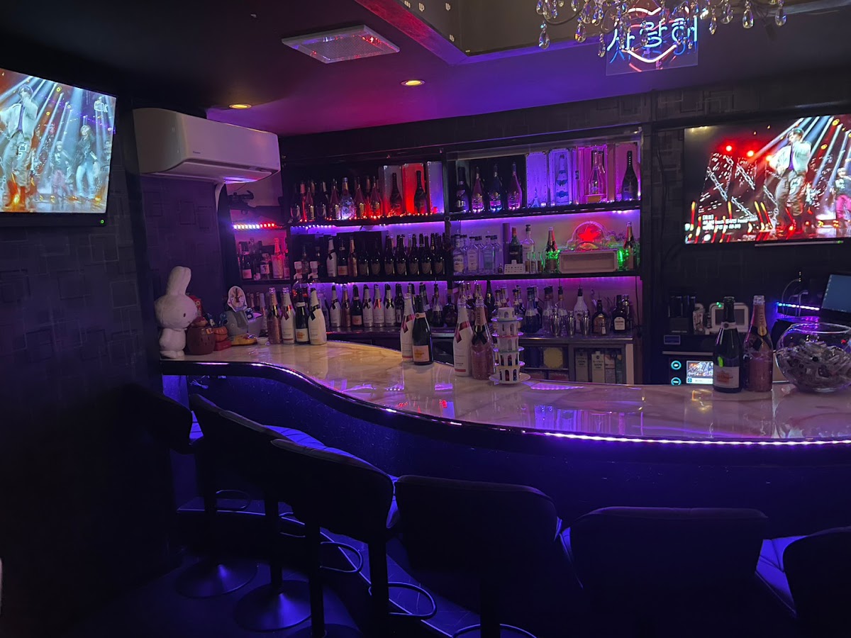 K-Style Cafe & Bar LeN interior
