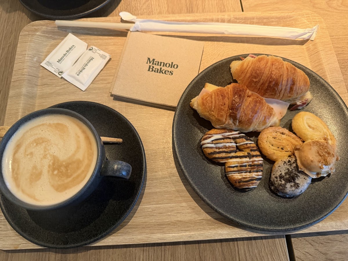 Photo of Manolo Bakes