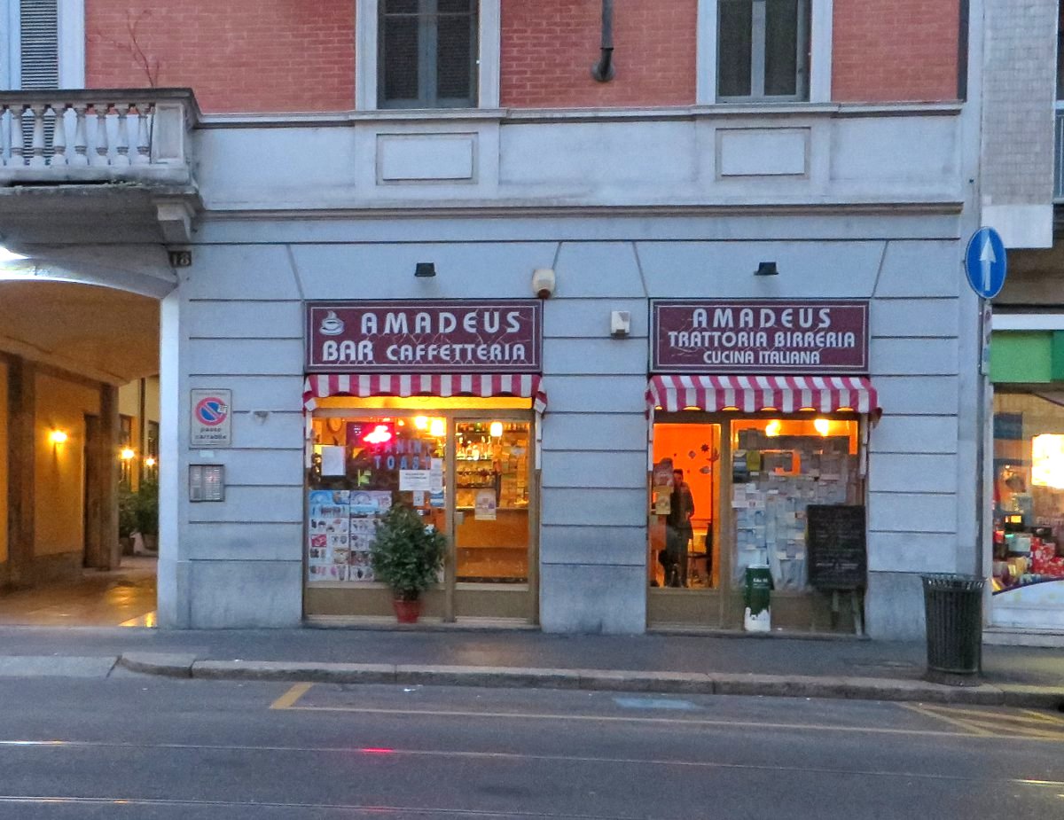 Amadeus Bar Caffetteria interior