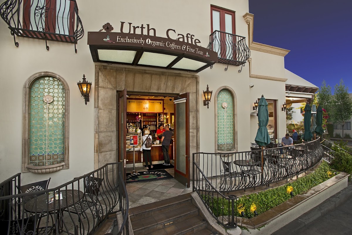 Urth Caffe Santa Monica interior