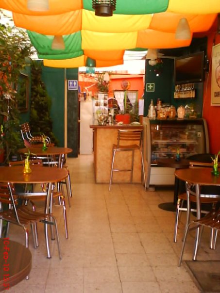 Cafetería El Jardín interior