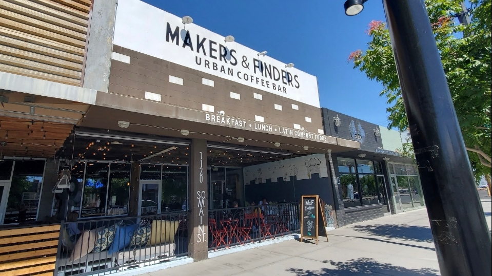Makers & Finders Coffee interior