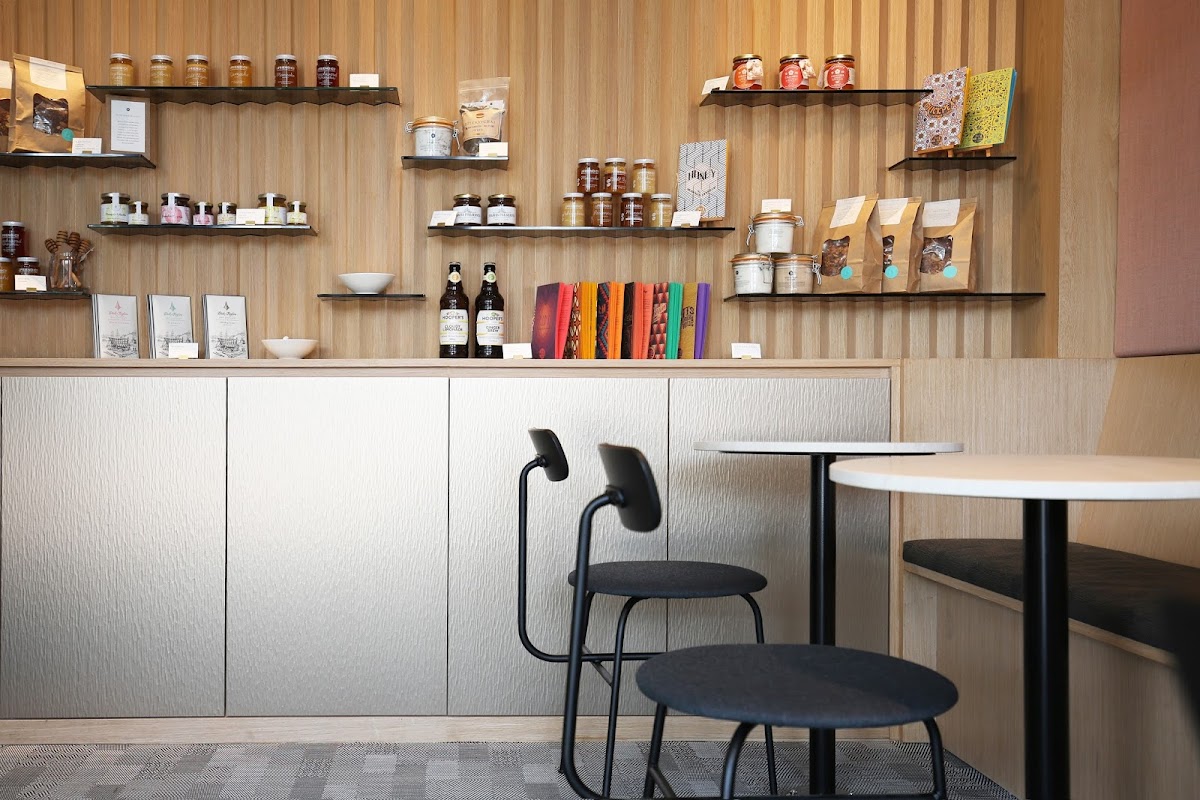 Plain Vanilla Cluny Court interior