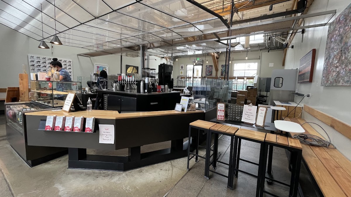 Intelligentsia Coffee Venice interior