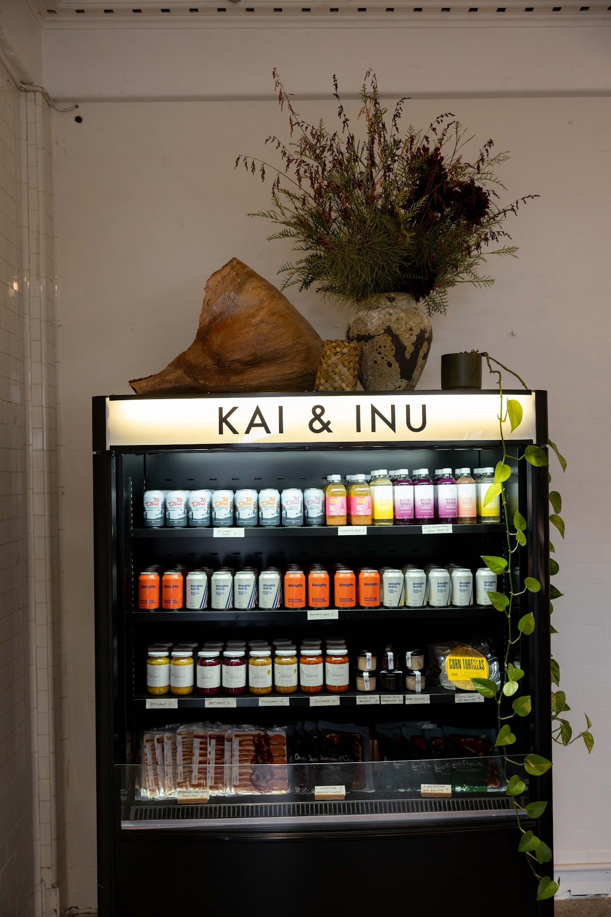 Beau Deli interior