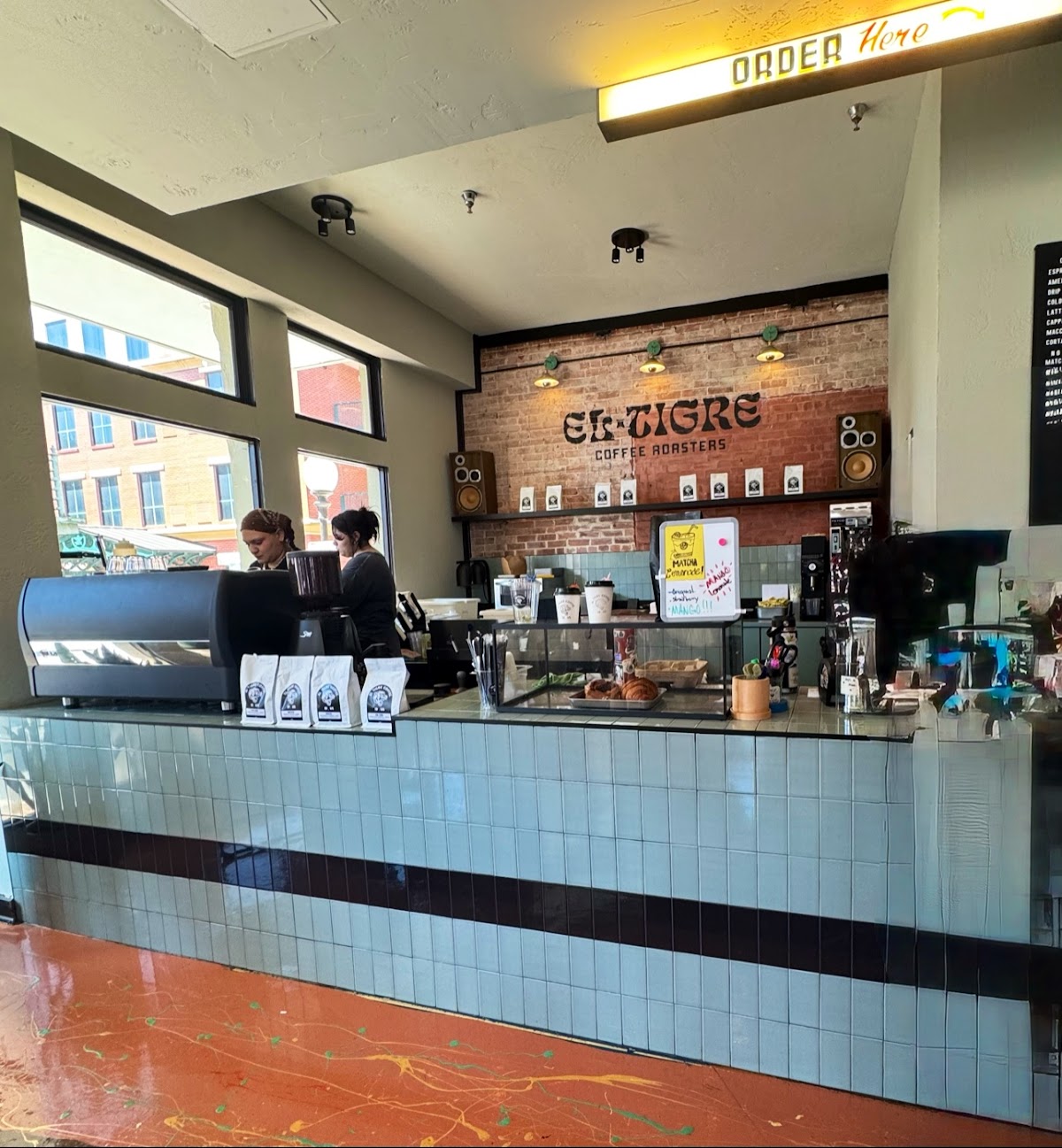 El Tigre Coffee Roasters interior