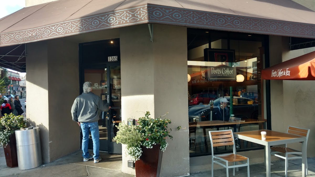 Peet's Coffee interior