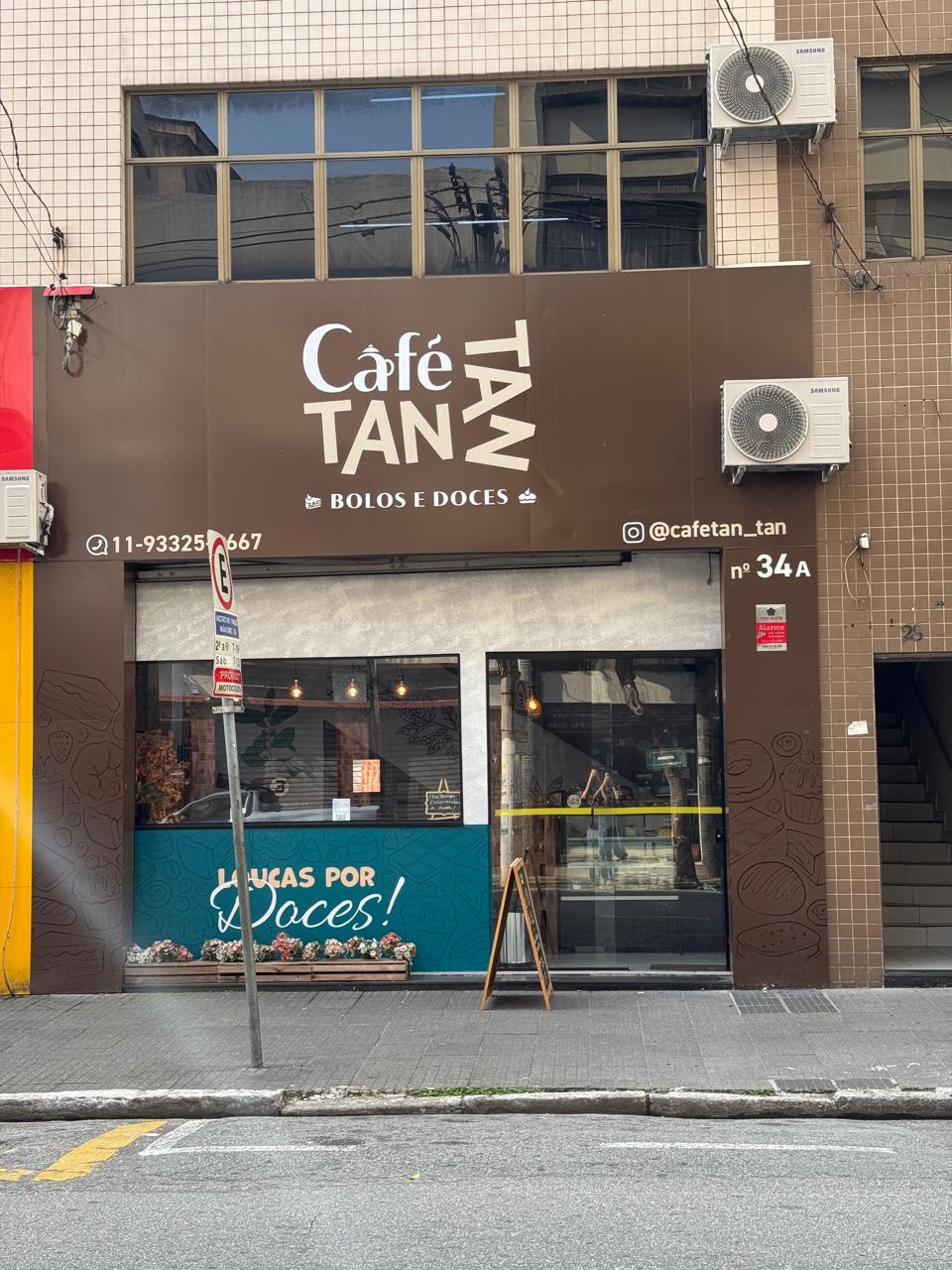 Café Tan Tan Bolos e Doces interior