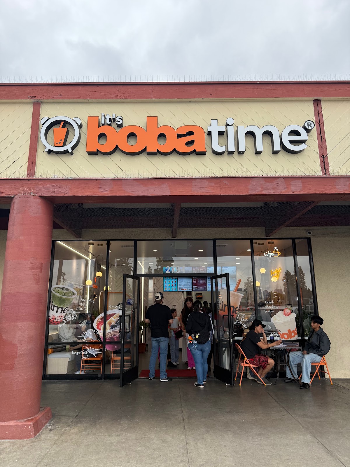 It's Boba Time - Boyle Heights interior
