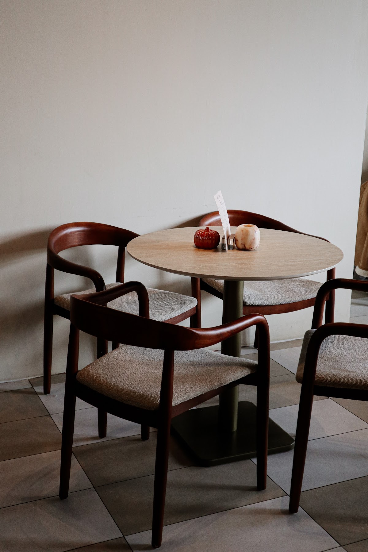 Limas Bakery Café interior