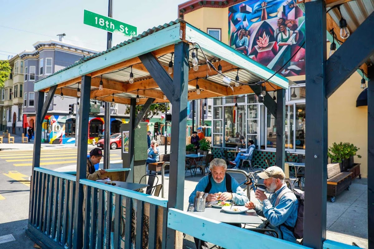Dolores Park Cafe interior