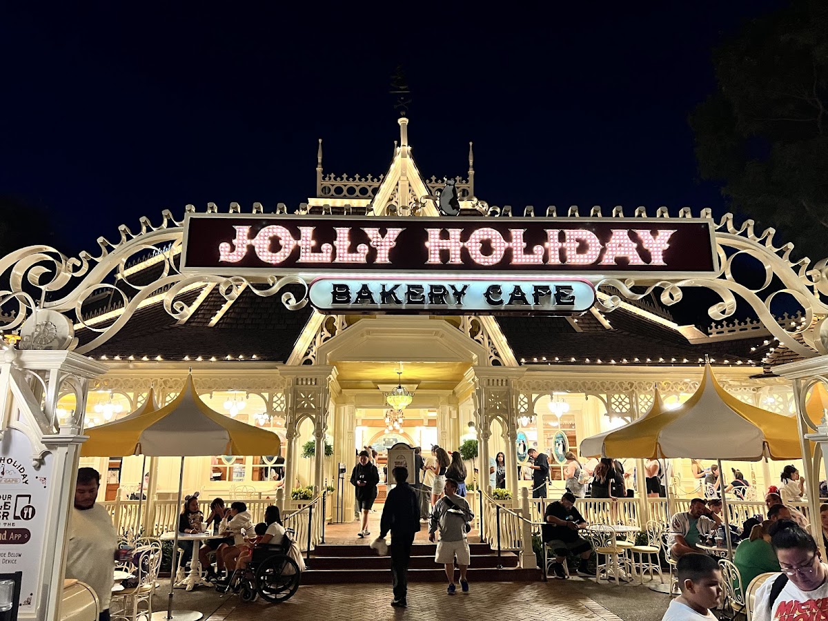 Jolly Holiday Bakery Cafe interior