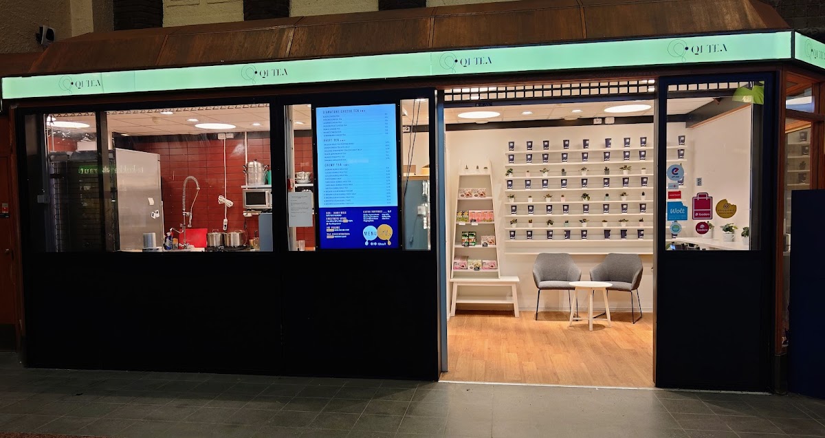 QiTea Helsinki Flagship Store interior