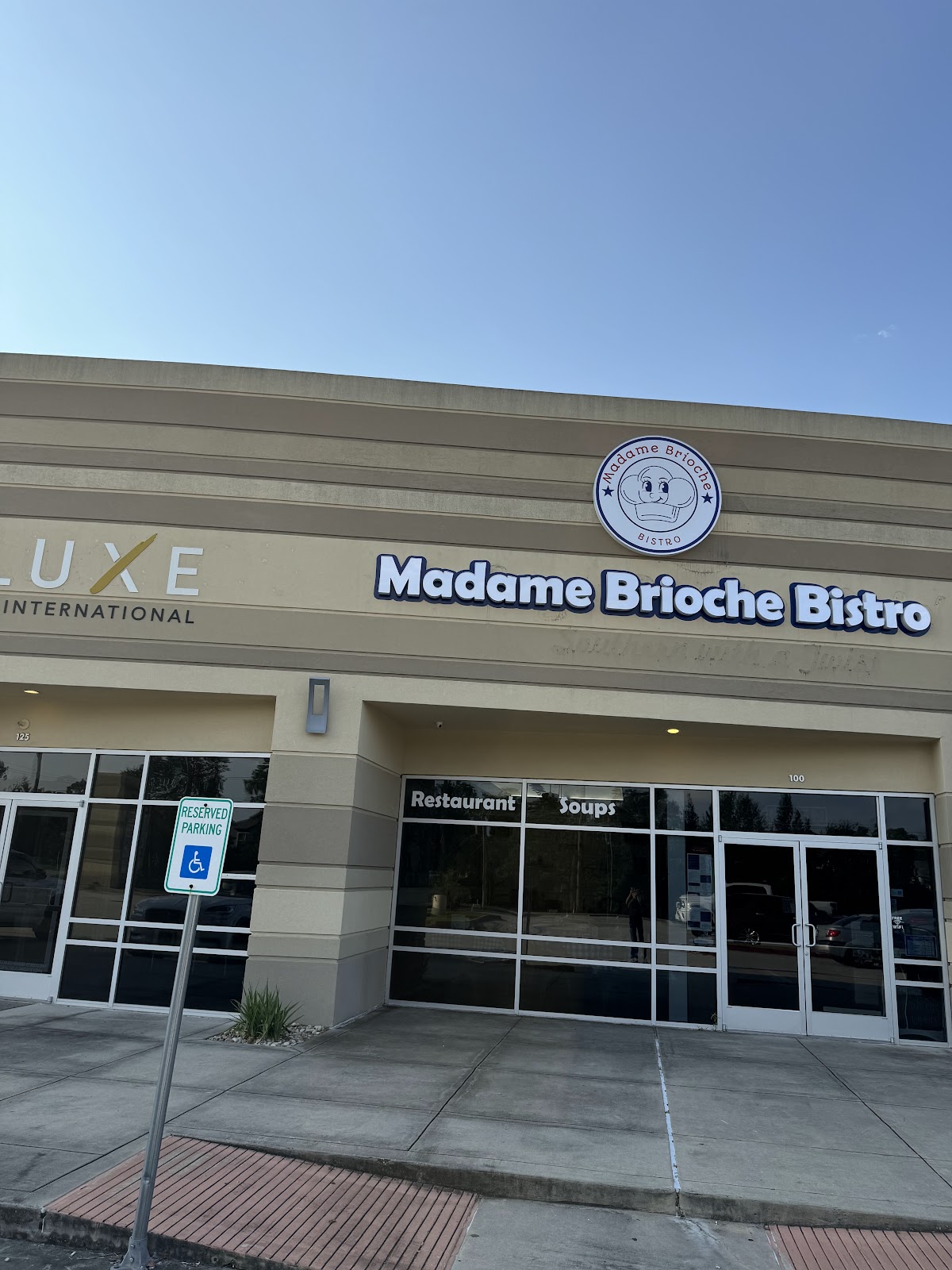 Madame Brioche Bistro interior