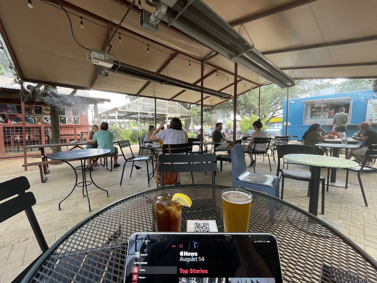 Radio Coffee & Beer interior