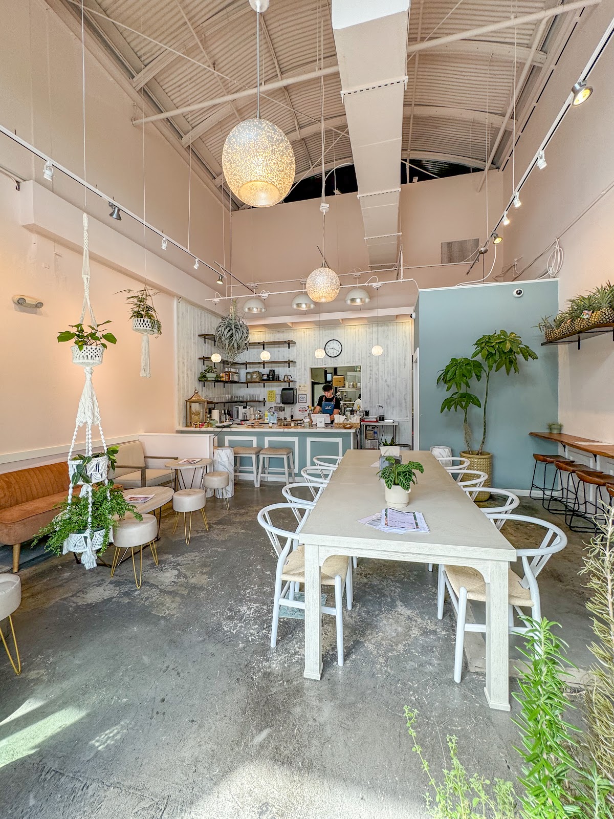 ALO Cafe Hawaii - SALT interior