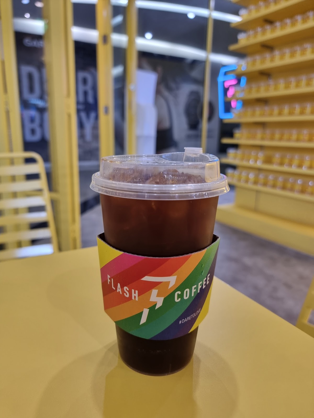 ร้านกาแฟพันธุ์ไทย สาขาอื้อจื่อเหลียง interior