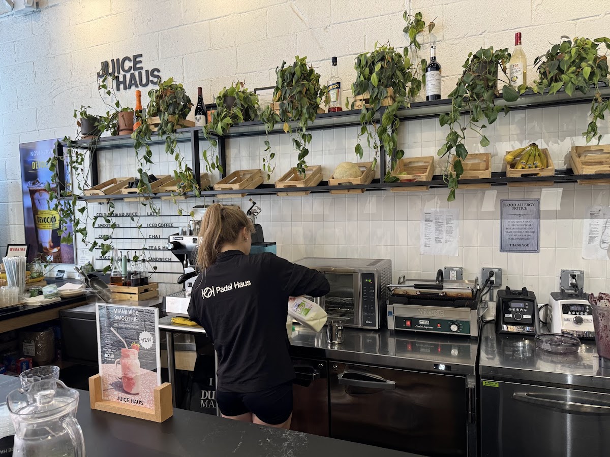 Juice Haus interior