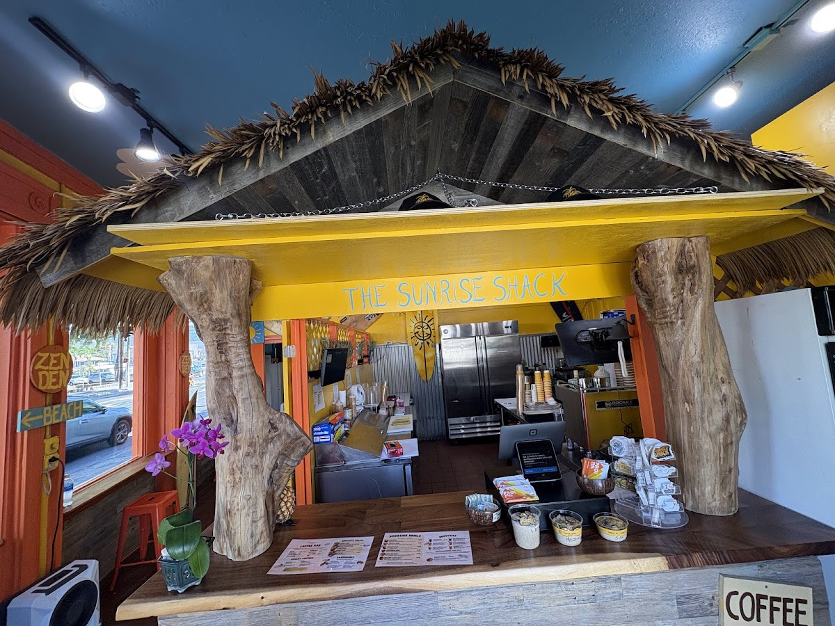The Sunrise Shack - Kapahulu interior