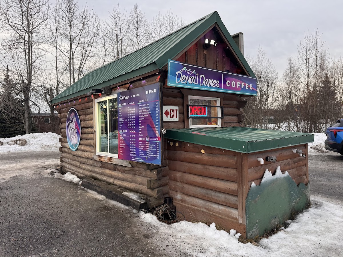 Denali Dames Coffee interior