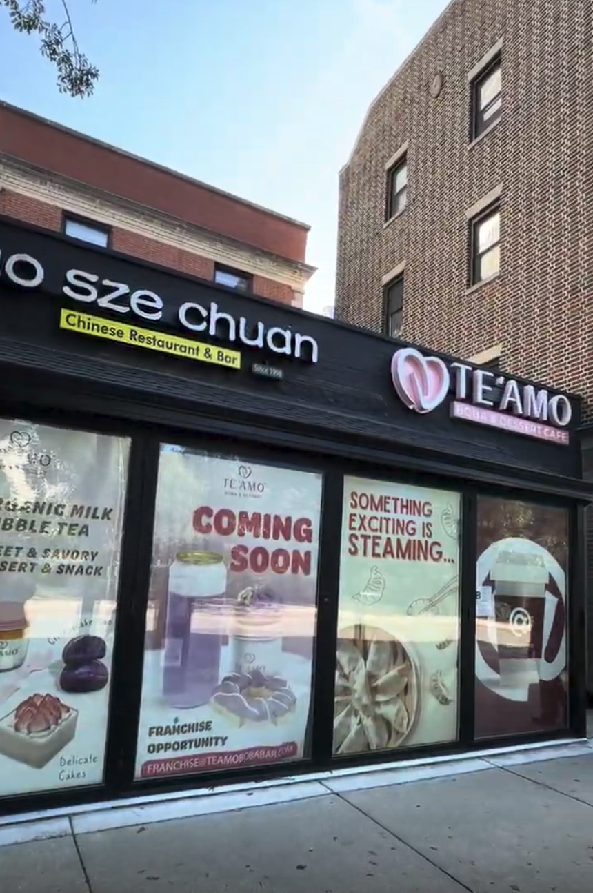 TE'AMO BOBA x LAO SZECHUAN x COTTI COFFEE interior