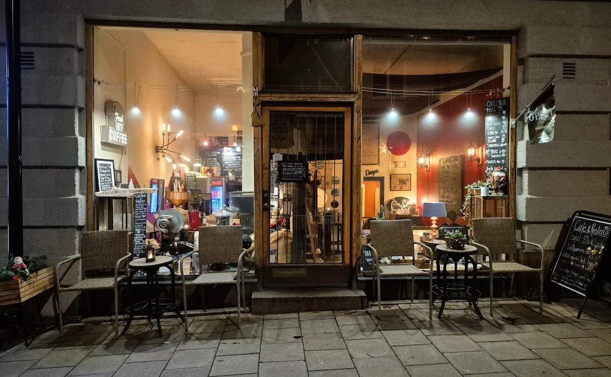 Rialto Cafe & Mat interior