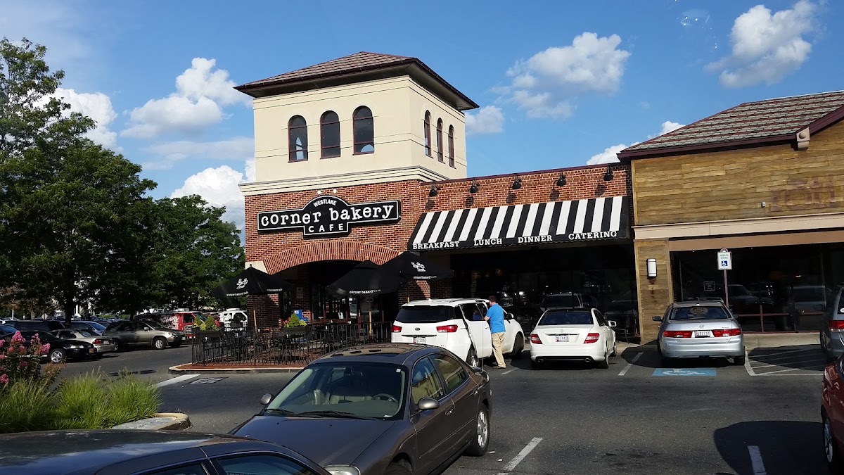Corner Bakery Cafe interior